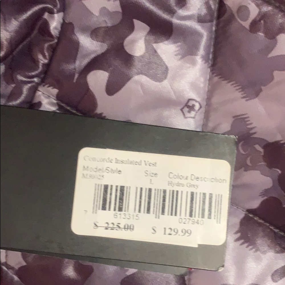Vest - Picture 2 of 3
